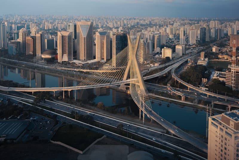 Cidade com ponte