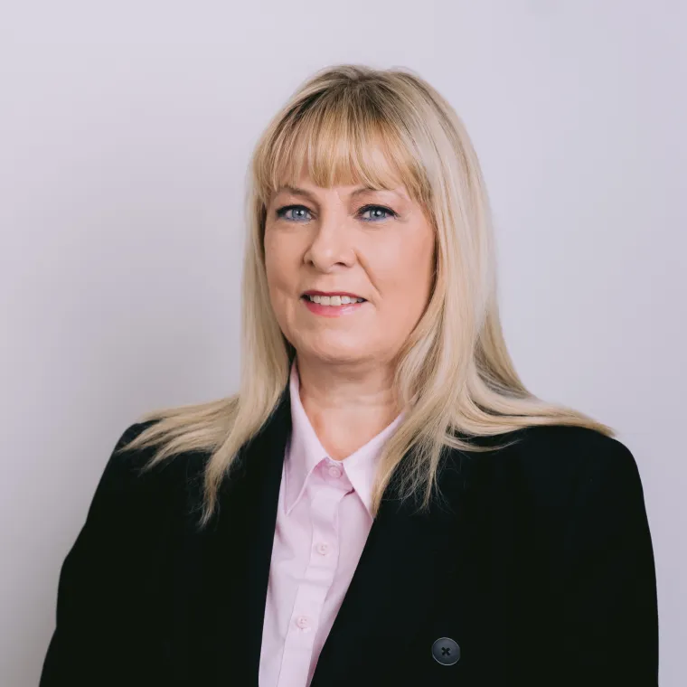 Photo of Adrienne McCarthy 