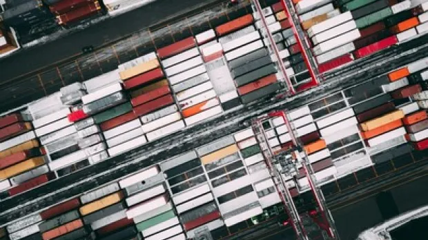 Container auf Schiff