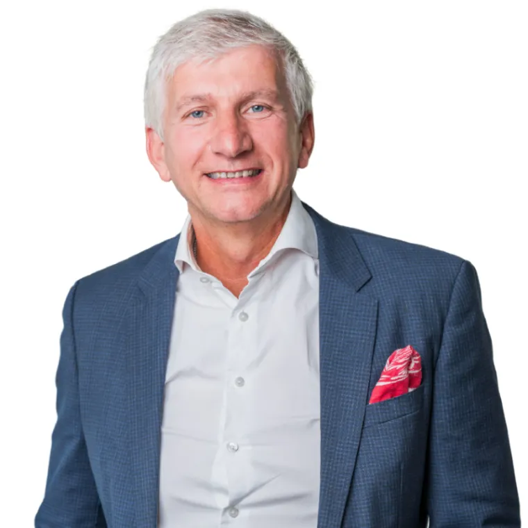 Photo of  Iain Thomas